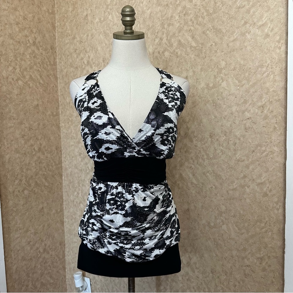 VTG Y2K 2000s Metallic Leopard Cheetah Animal Print Open Back Party Top